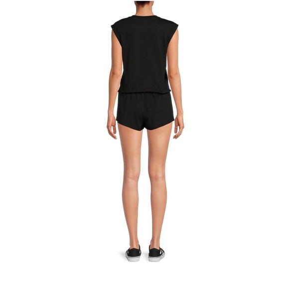 No boundaries skull short pj set size large. - Picture 5 of 6